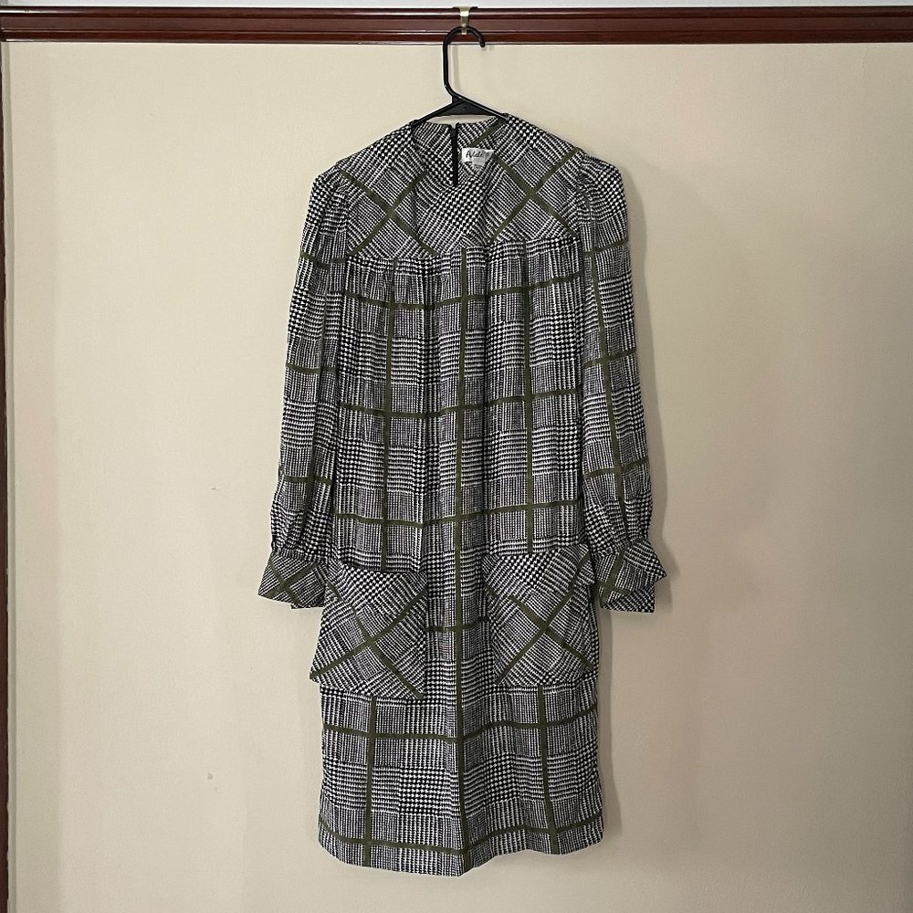 Vintage Silk Shift Dress with Plaid Pattern and Front Pockets (Size 12)